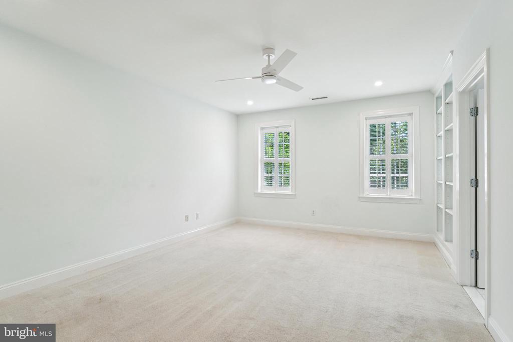 1330 FENIMORE LANE