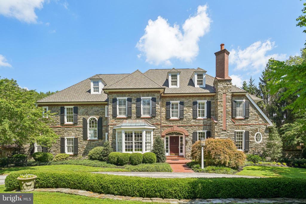 1330 FENIMORE LANE