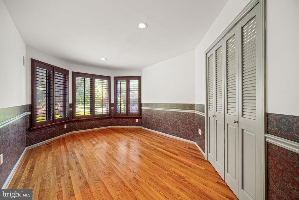 842 THOMAS ROAD