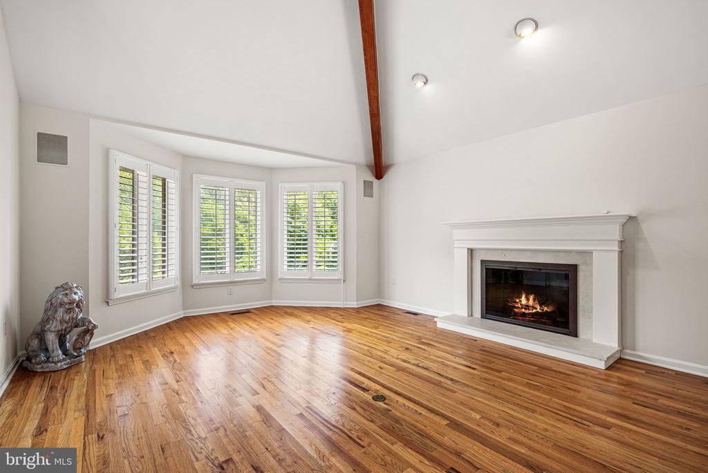 842 THOMAS ROAD