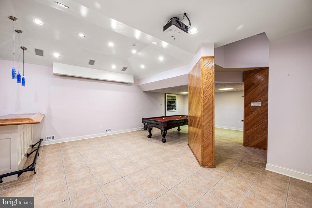 842 THOMAS ROAD