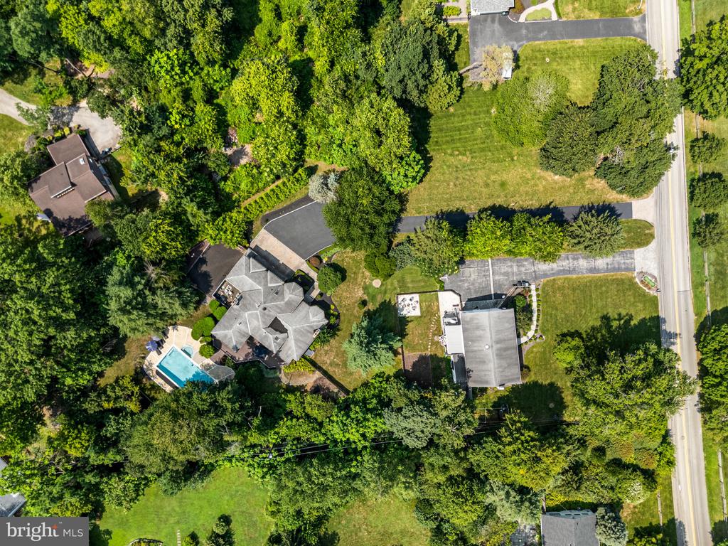 842 THOMAS ROAD