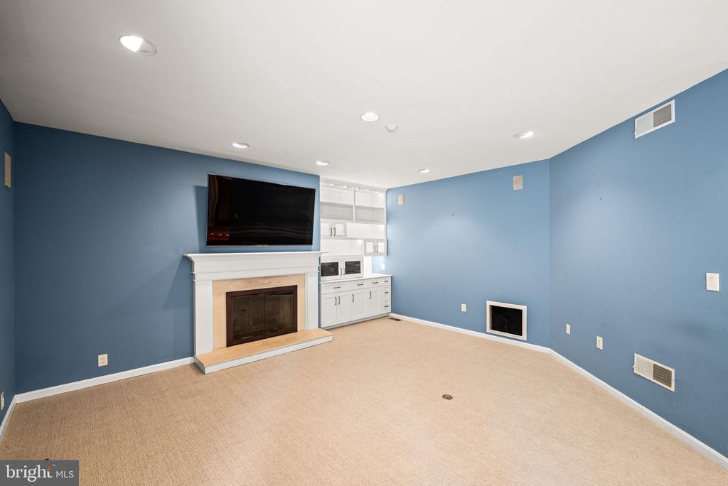 842 THOMAS ROAD