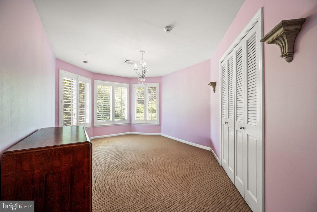 842 THOMAS ROAD