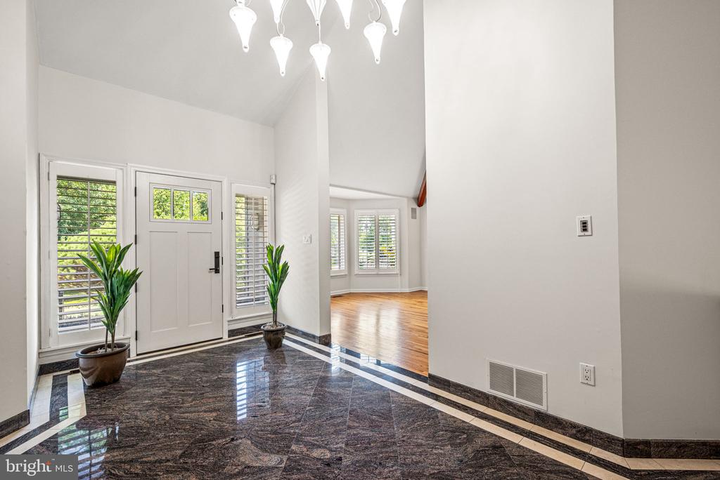 842 THOMAS ROAD