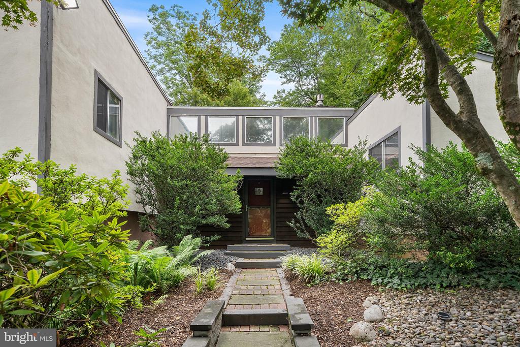 190 PINE TREE ROAD