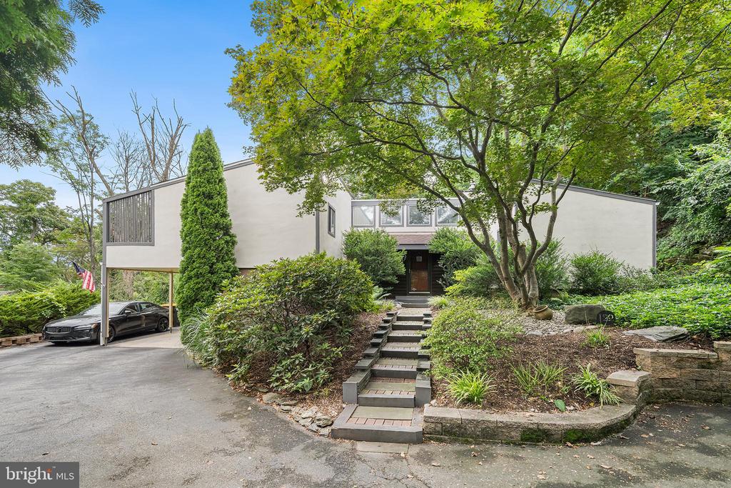 190 PINE TREE ROAD