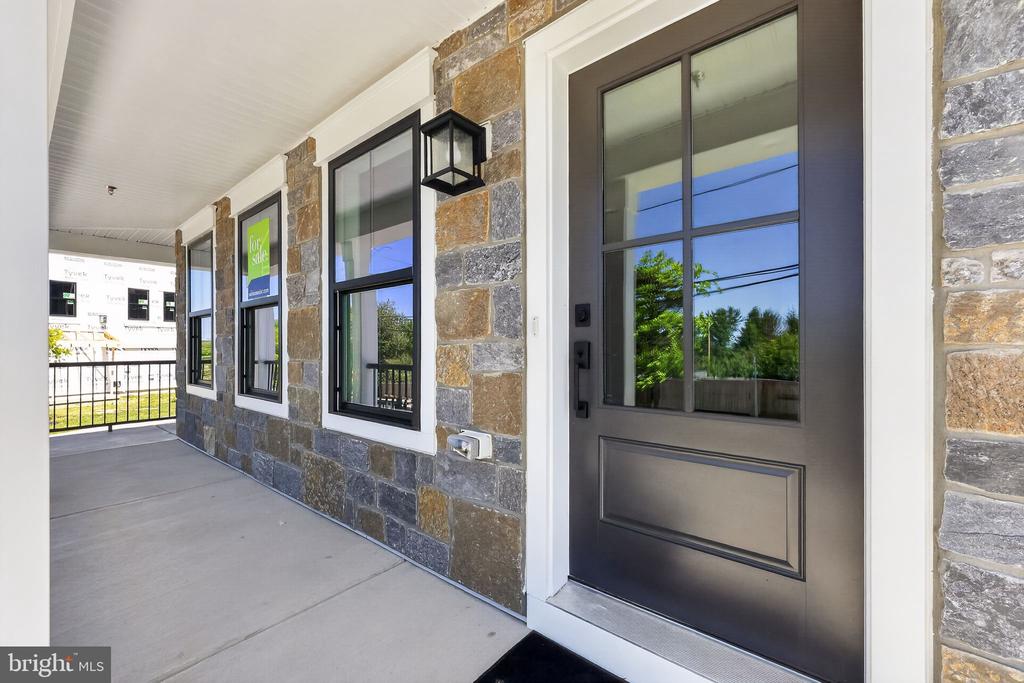 407 PENNYBROOK COURT Unit: 4 REDFORD END