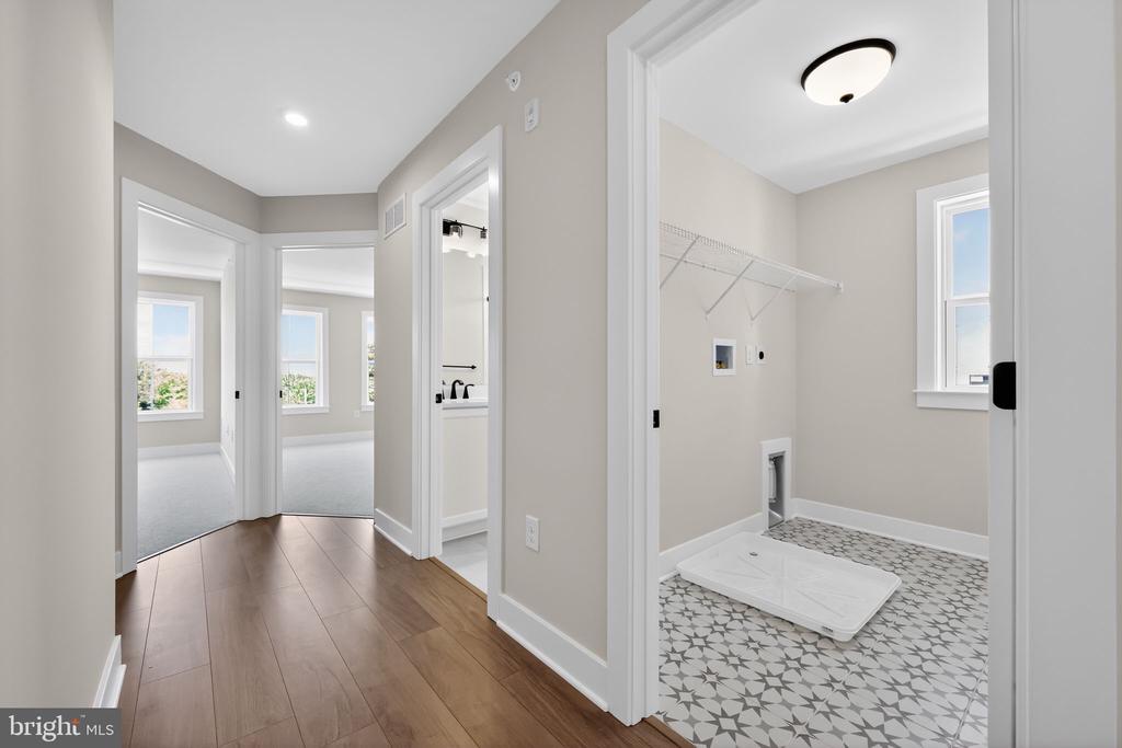 407 PENNYBROOK COURT Unit: 4 REDFORD END