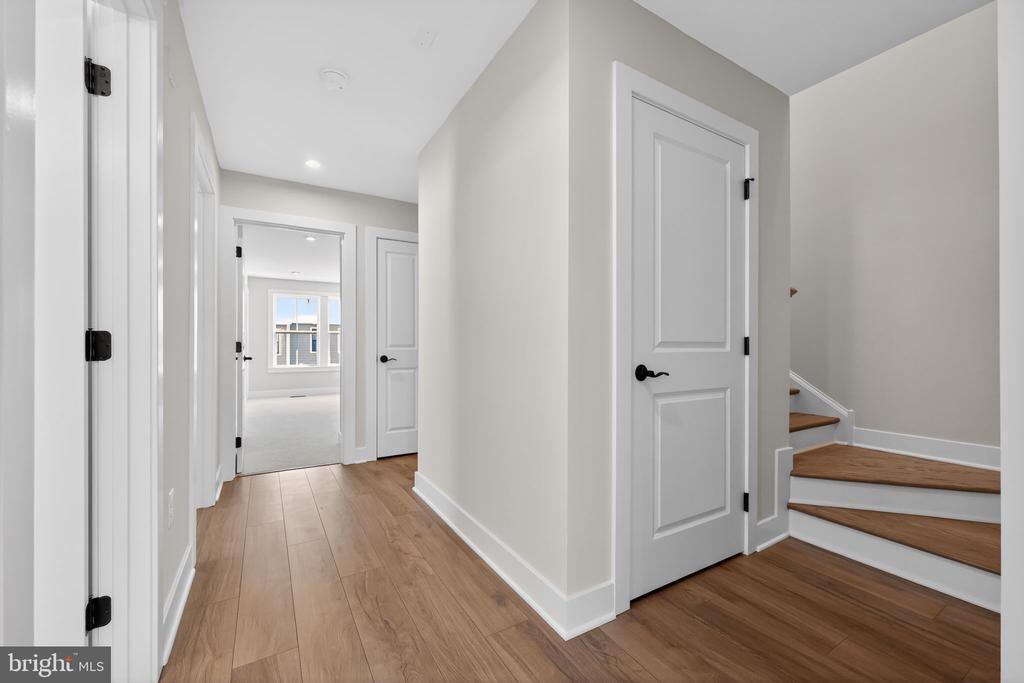 407 PENNYBROOK COURT Unit: 4 REDFORD END