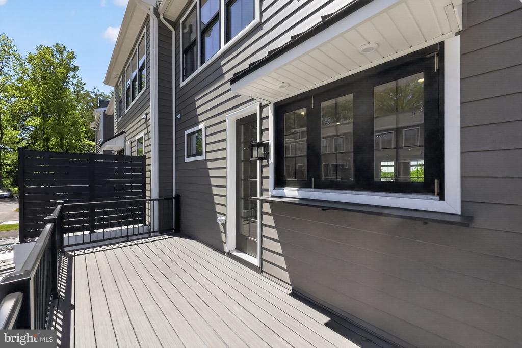 407 PENNYBROOK COURT Unit: 4 REDFORD END
