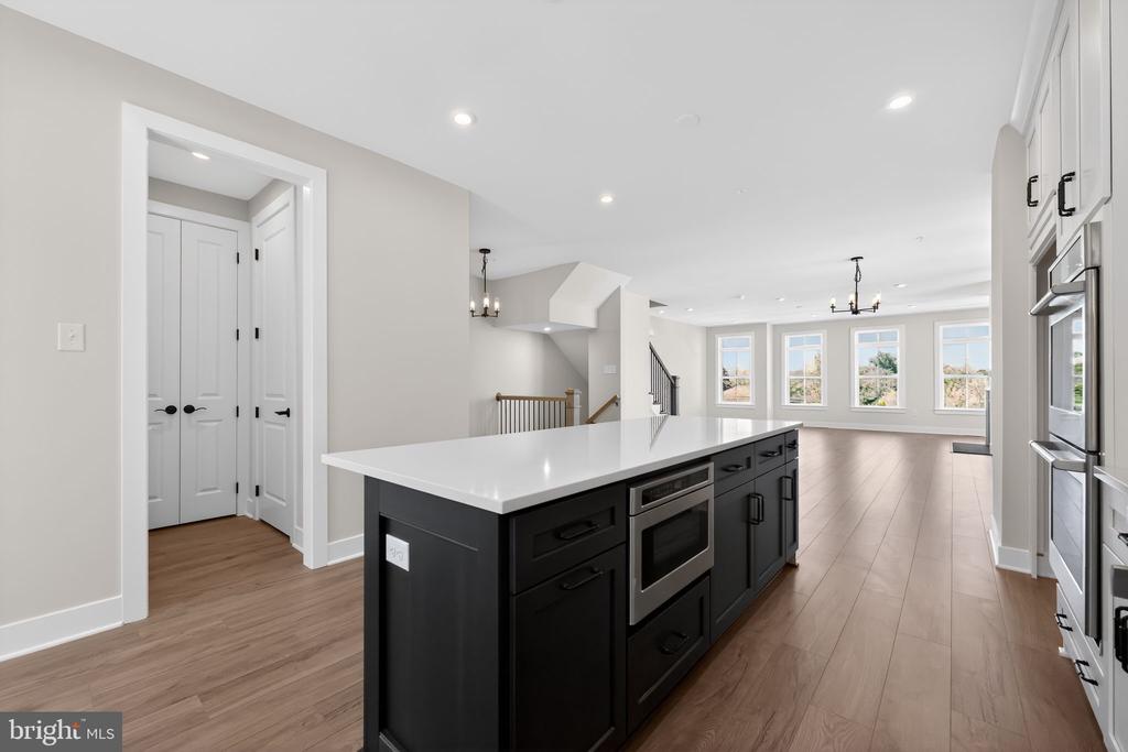 407 PENNYBROOK COURT Unit: 4 REDFORD END