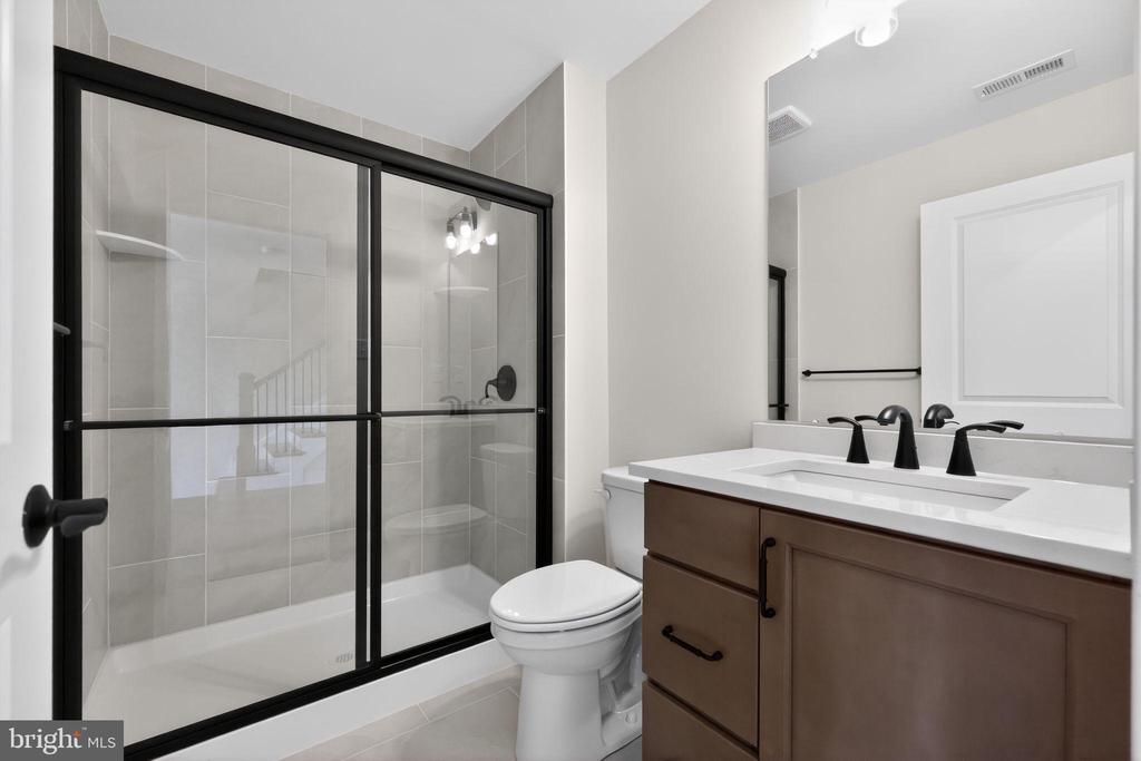 407 PENNYBROOK COURT Unit: 4 REDFORD END