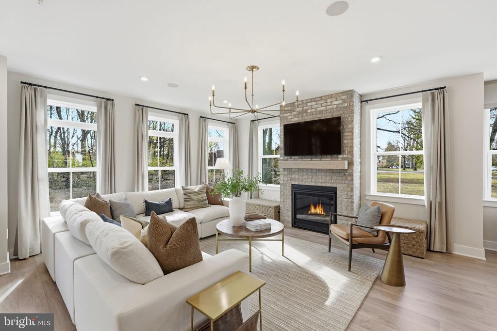 404 PENNYBROOK COURT 15 REDFORD INTERIOR
