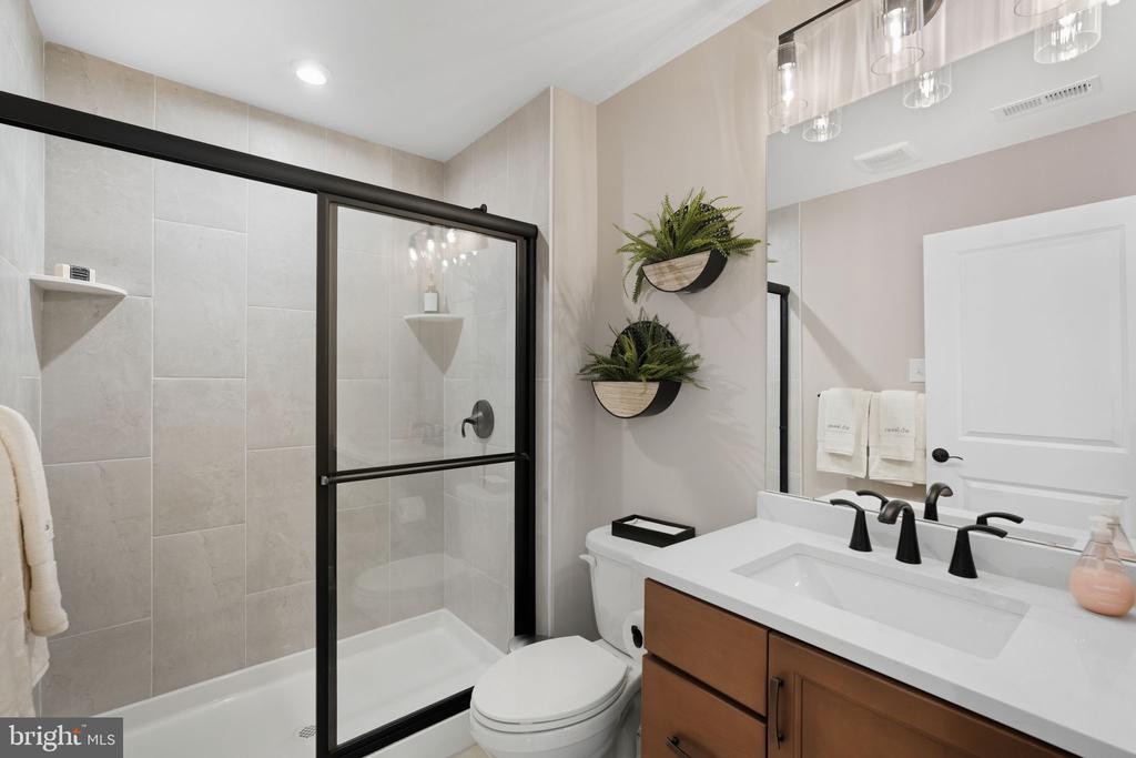 404 PENNYBROOK COURT 15 REDFORD INTERIOR