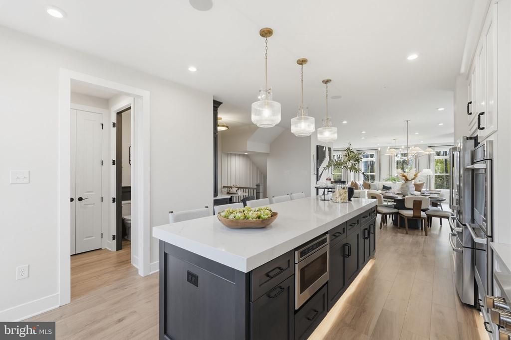404 PENNYBROOK COURT 15 REDFORD INTERIOR