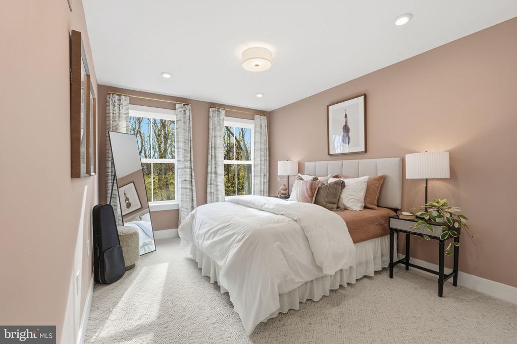 404 PENNYBROOK COURT 15 REDFORD INTERIOR