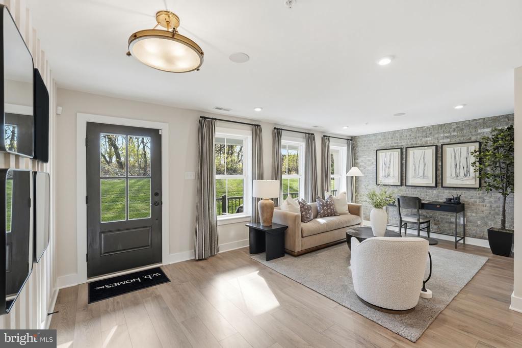 404 PENNYBROOK COURT 15 REDFORD INTERIOR