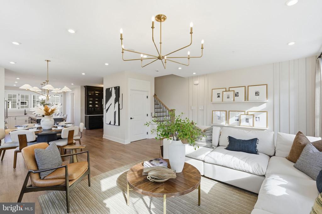 404 PENNYBROOK COURT 15 REDFORD INTERIOR