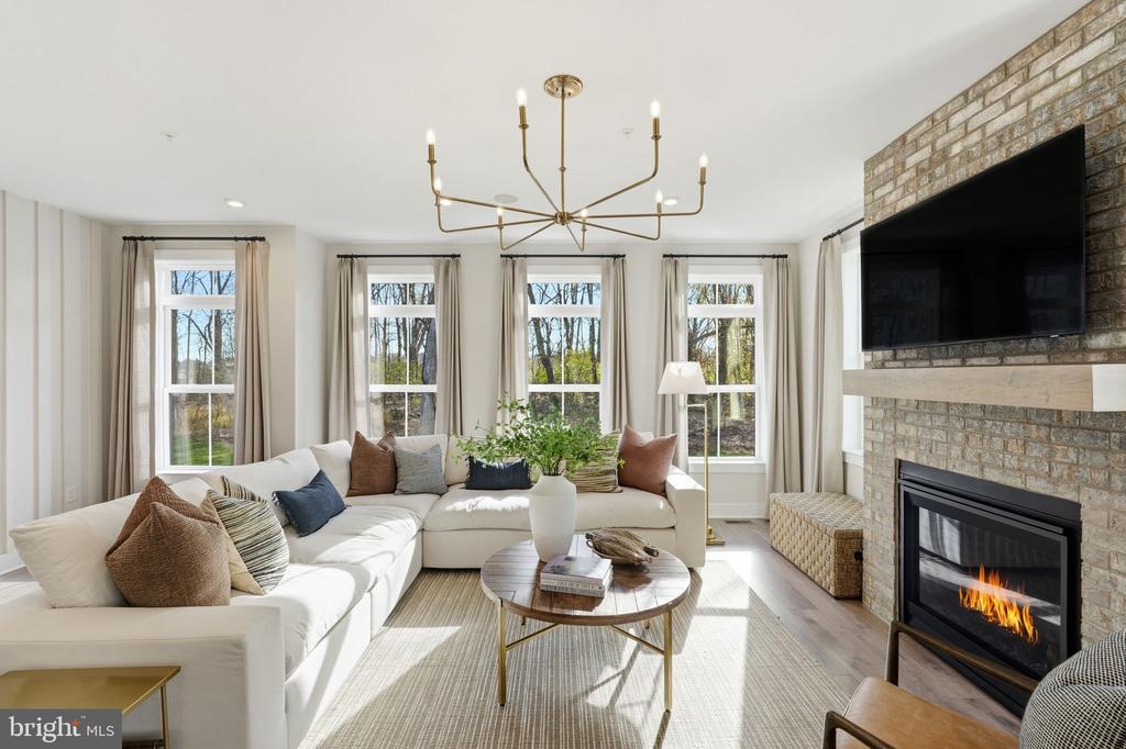 404 PENNYBROOK COURT 15 REDFORD INTERIOR