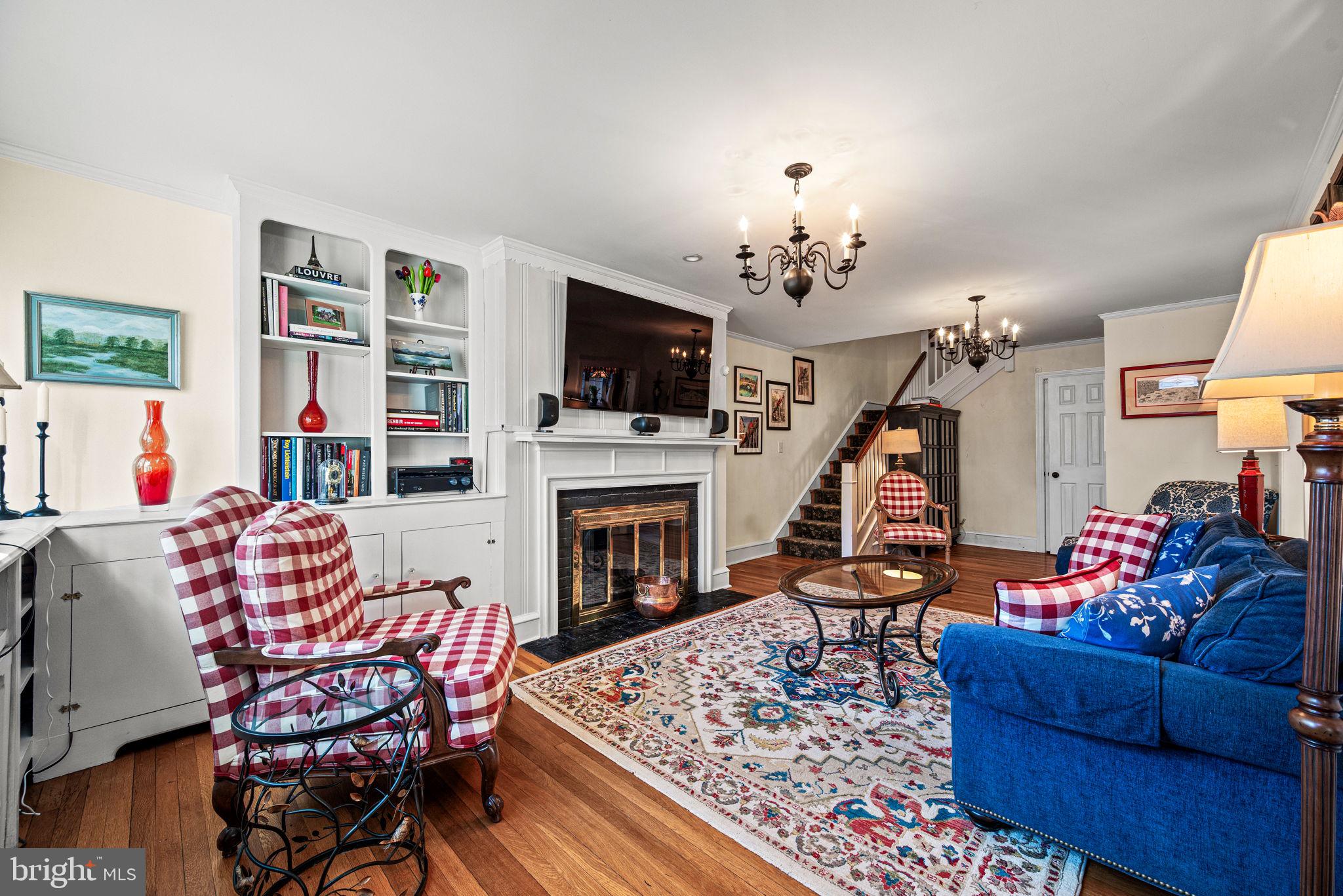 503 E GRAVERS LANE