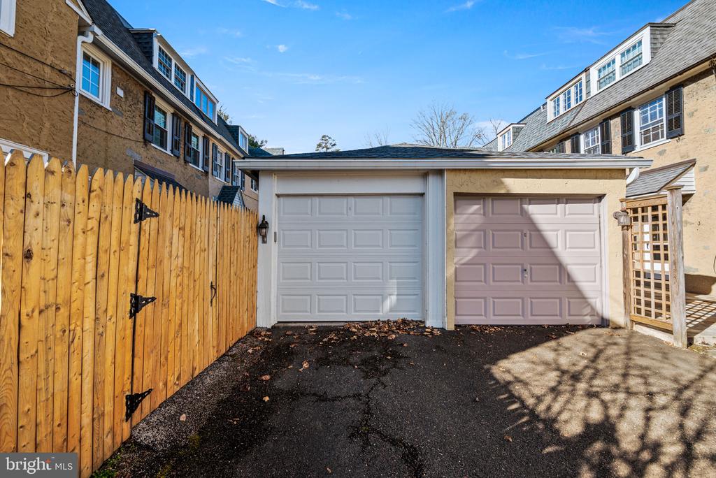 503 E GRAVERS LANE