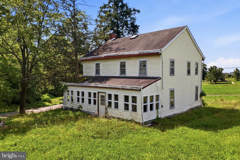 220 SASSAMANSVILLE ROAD