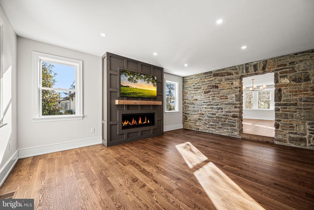 16 NARBROOK PARK