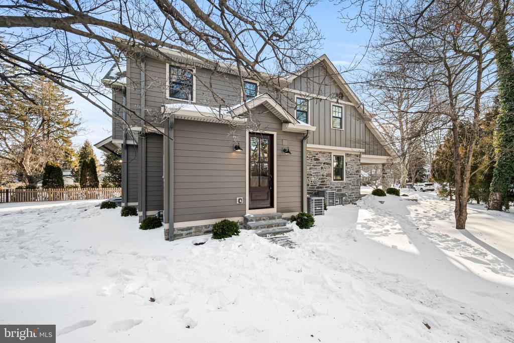 16 NARBROOK PARK