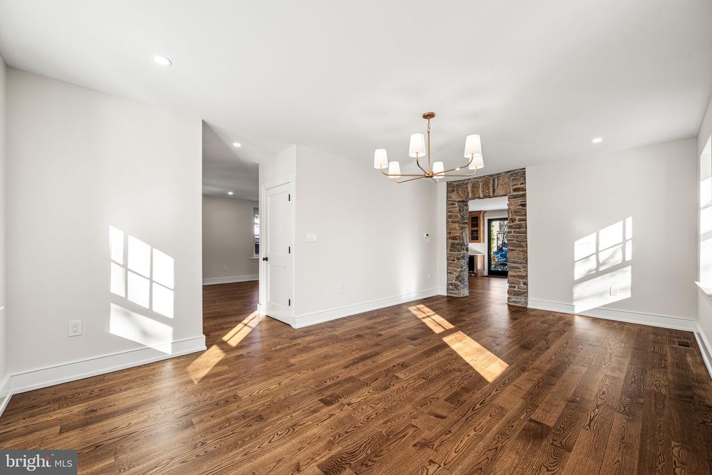16 NARBROOK PARK