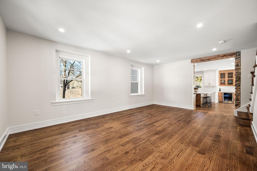 16 NARBROOK PARK