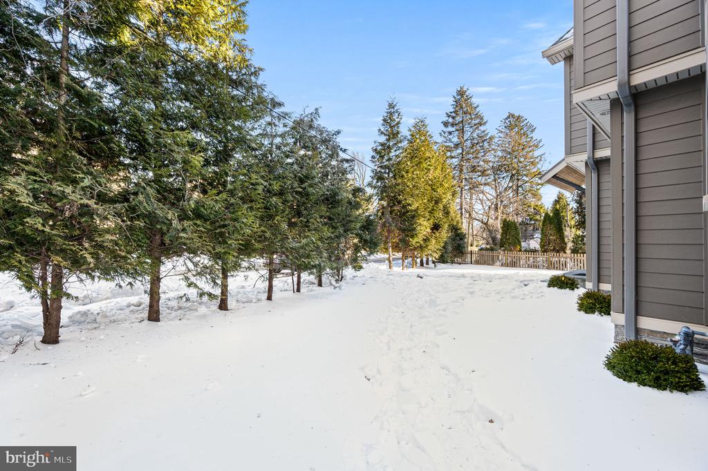 16 NARBROOK PARK