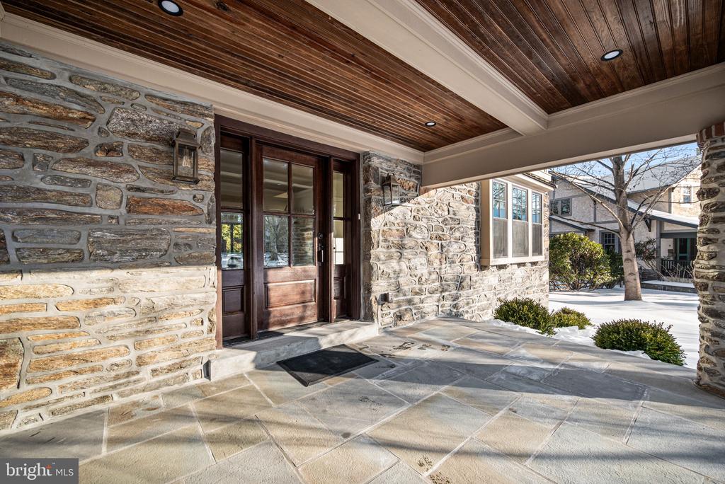 16 NARBROOK PARK