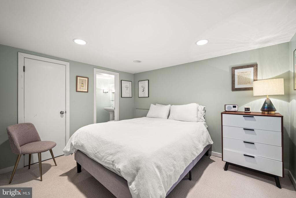 1424 FLAT ROCK ROAD