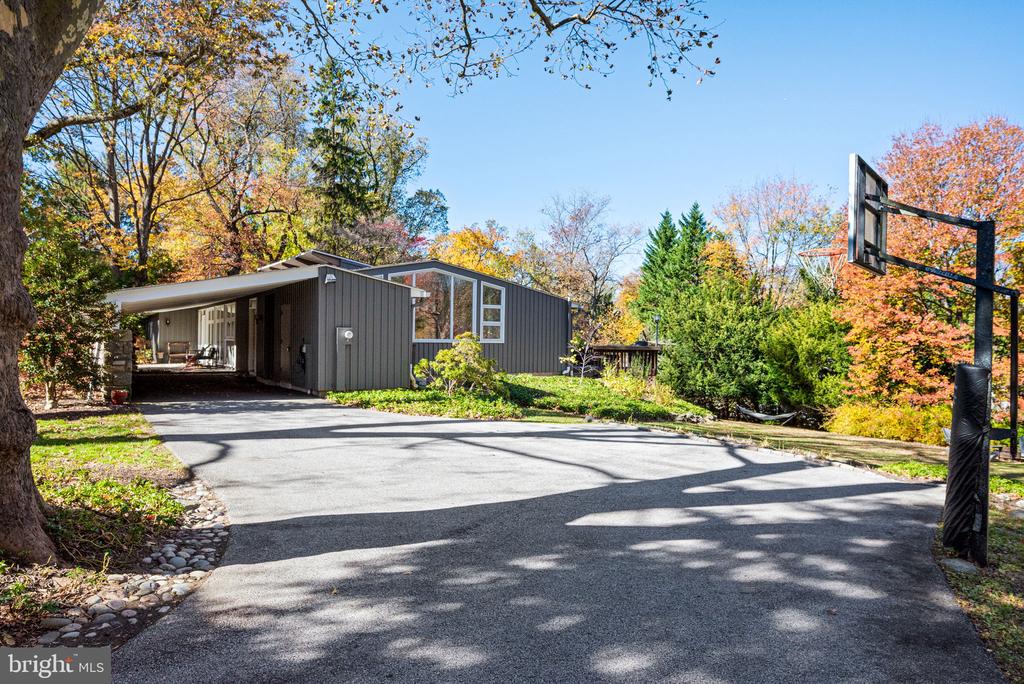 1424 FLAT ROCK ROAD
