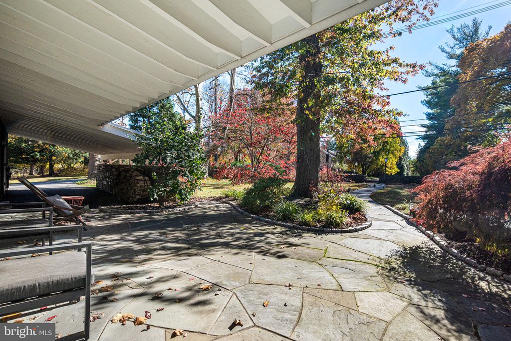 1424 FLAT ROCK ROAD