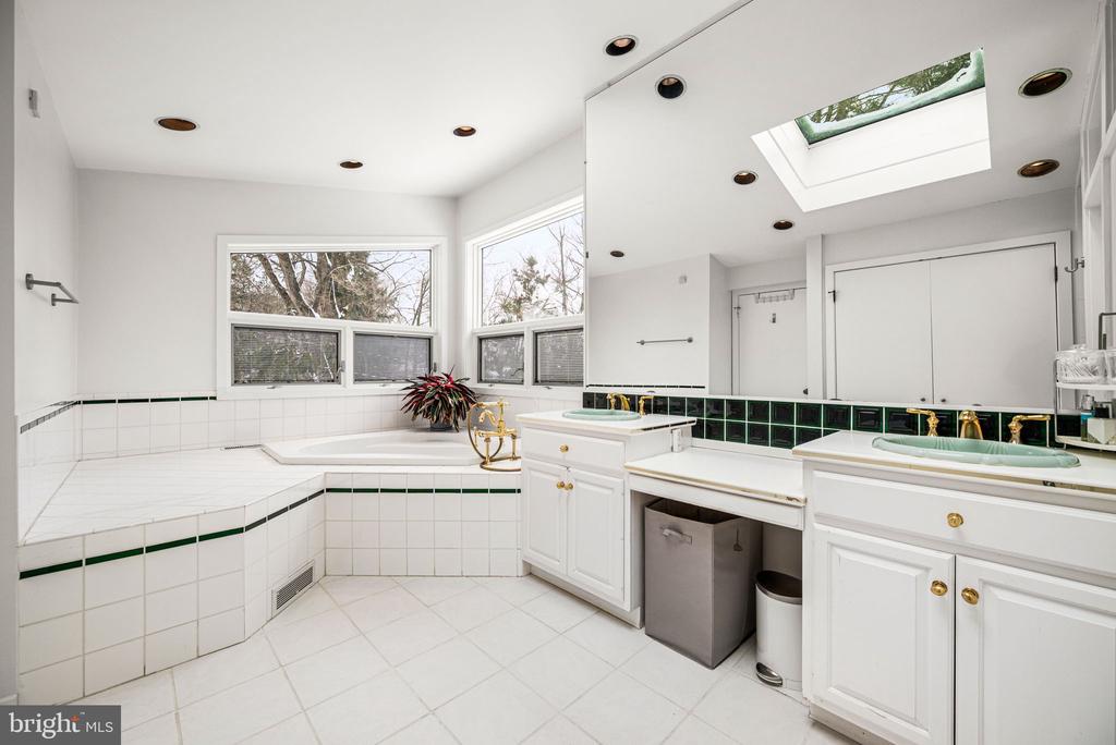 1424 FLAT ROCK ROAD