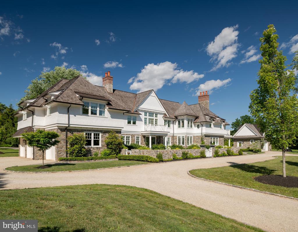 101 HAMPTON LANE