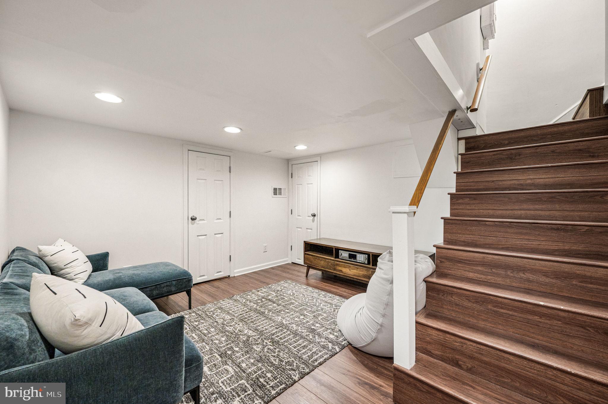 1208 WAVERLY ROAD