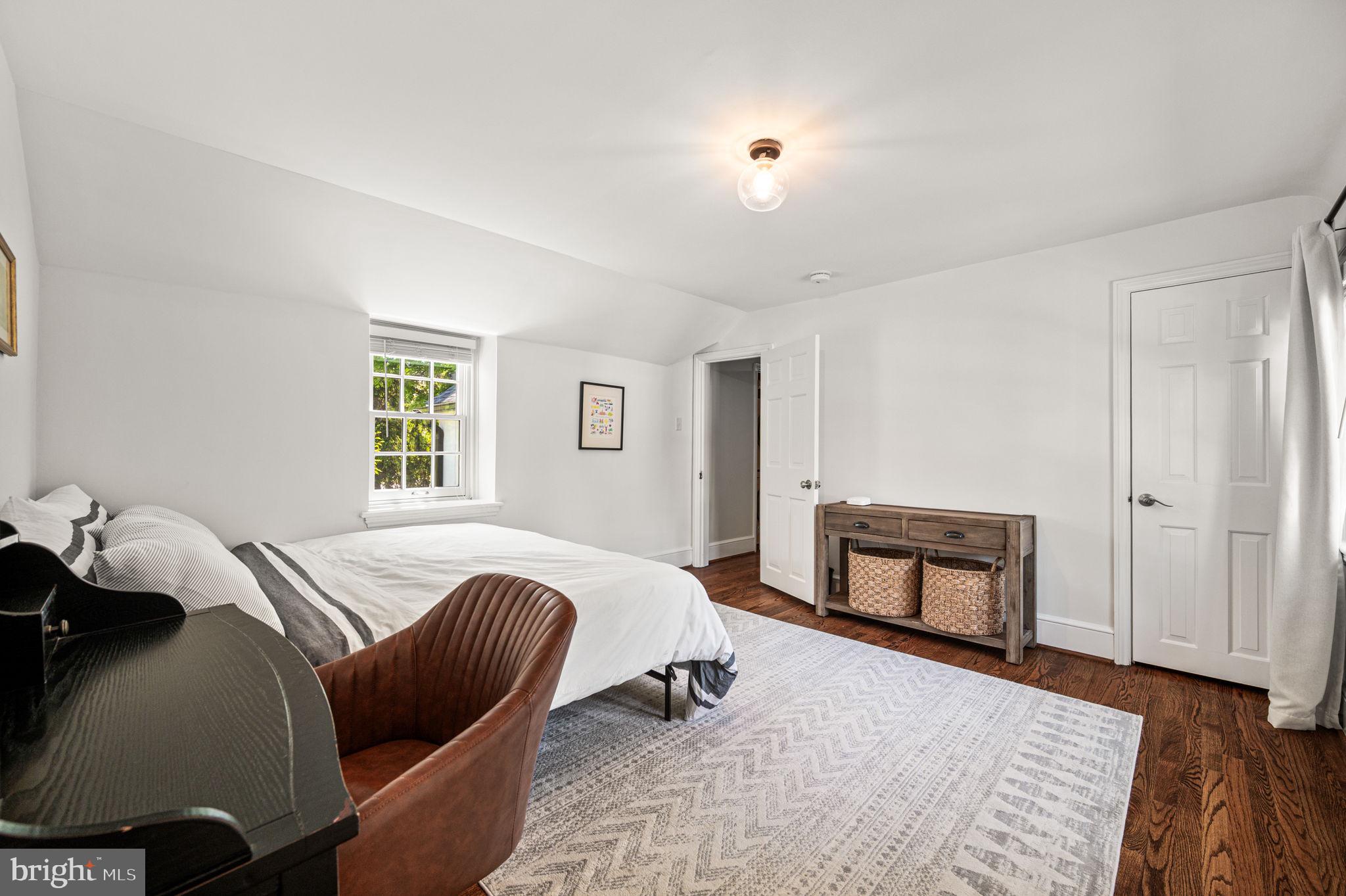 1208 WAVERLY ROAD