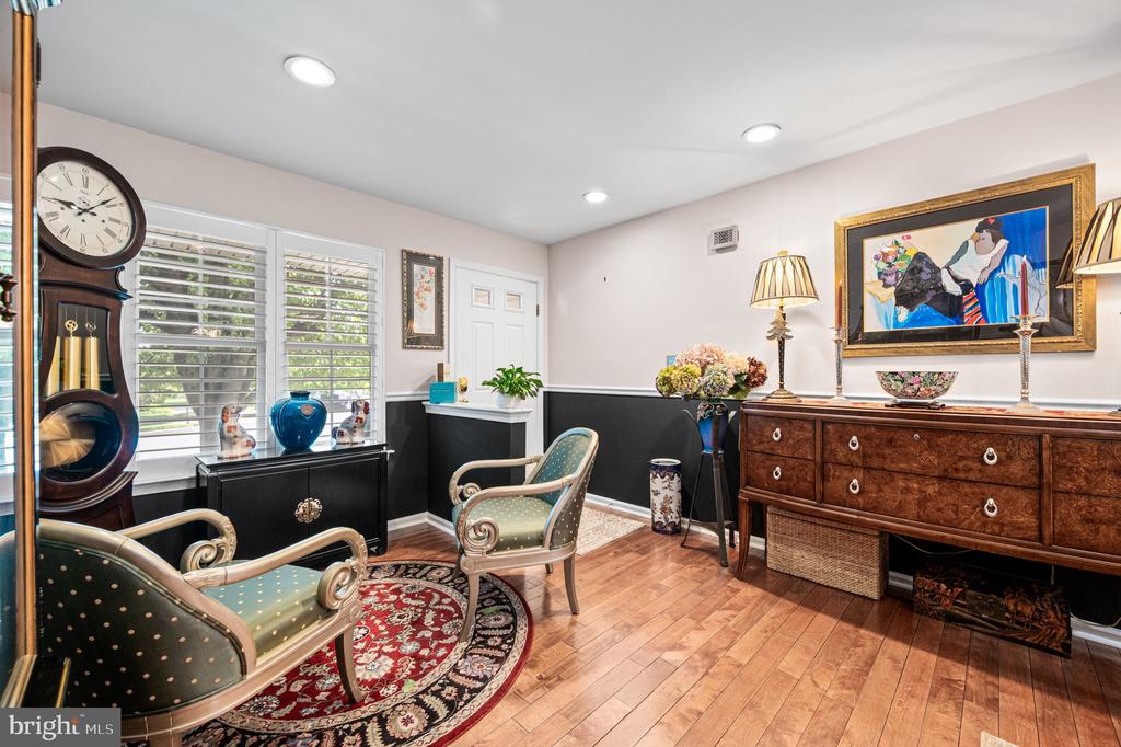 256 LARKSPUR LANE
