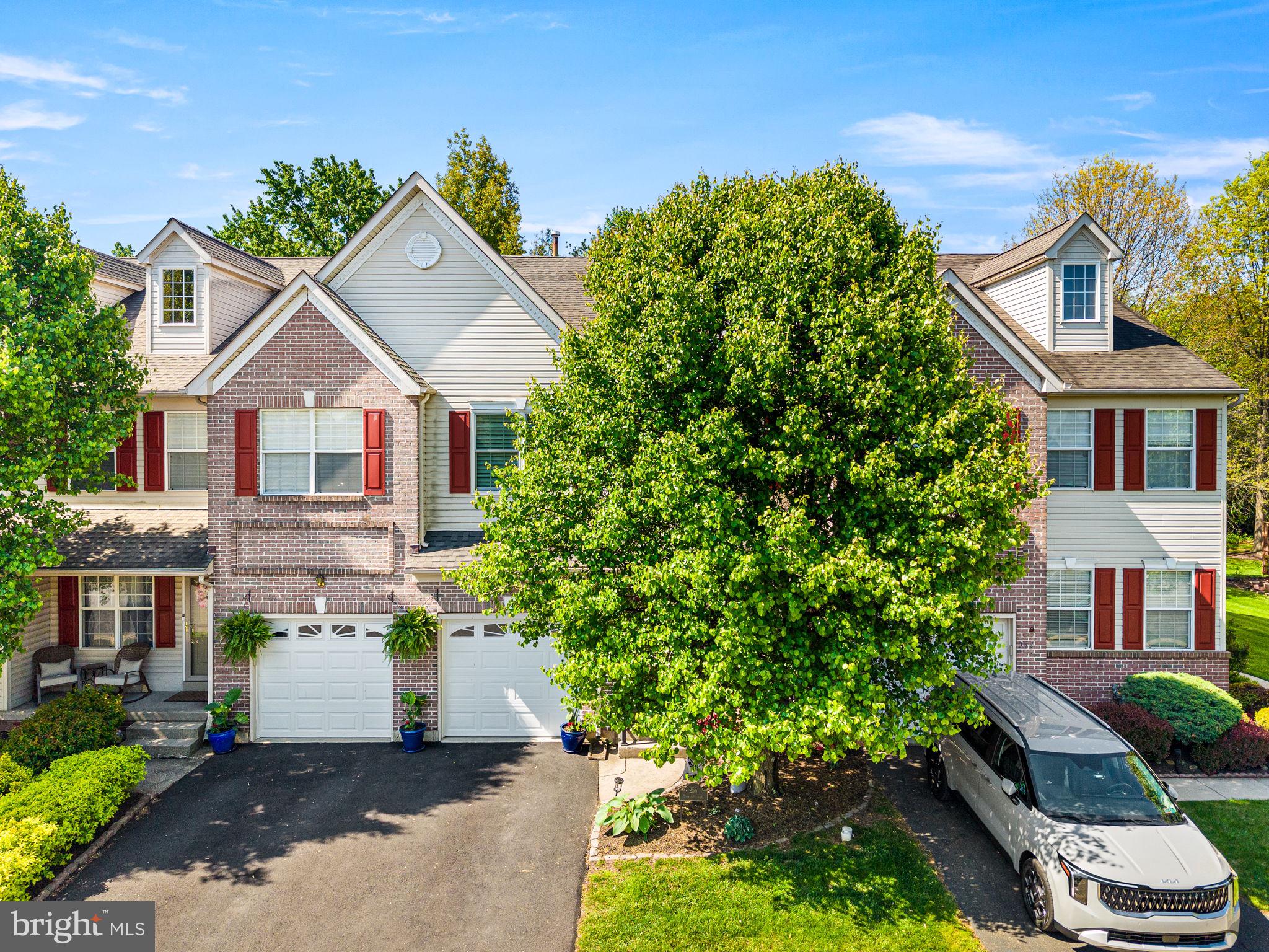 256 LARKSPUR LANE