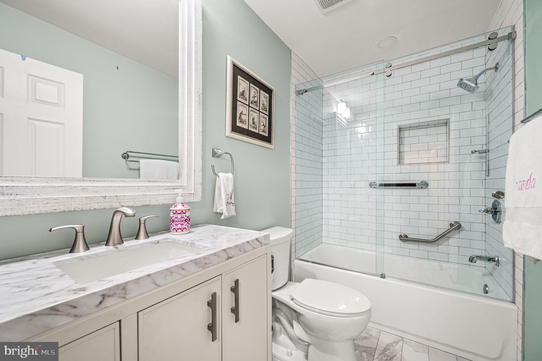 256 LARKSPUR LANE