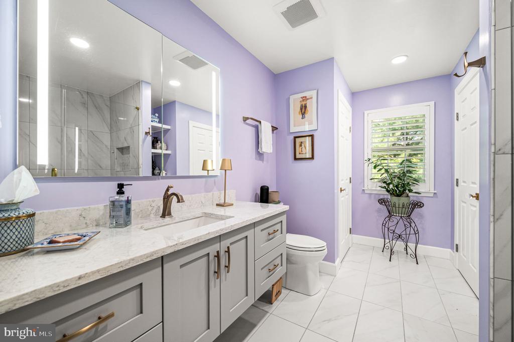256 LARKSPUR LANE