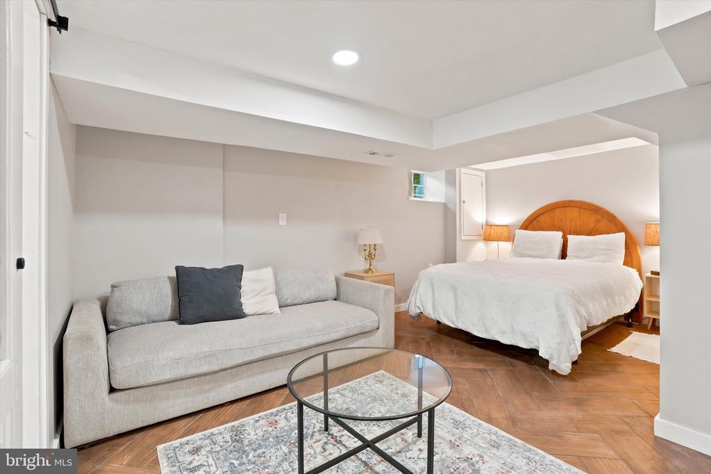 8 HEWETT ROAD
