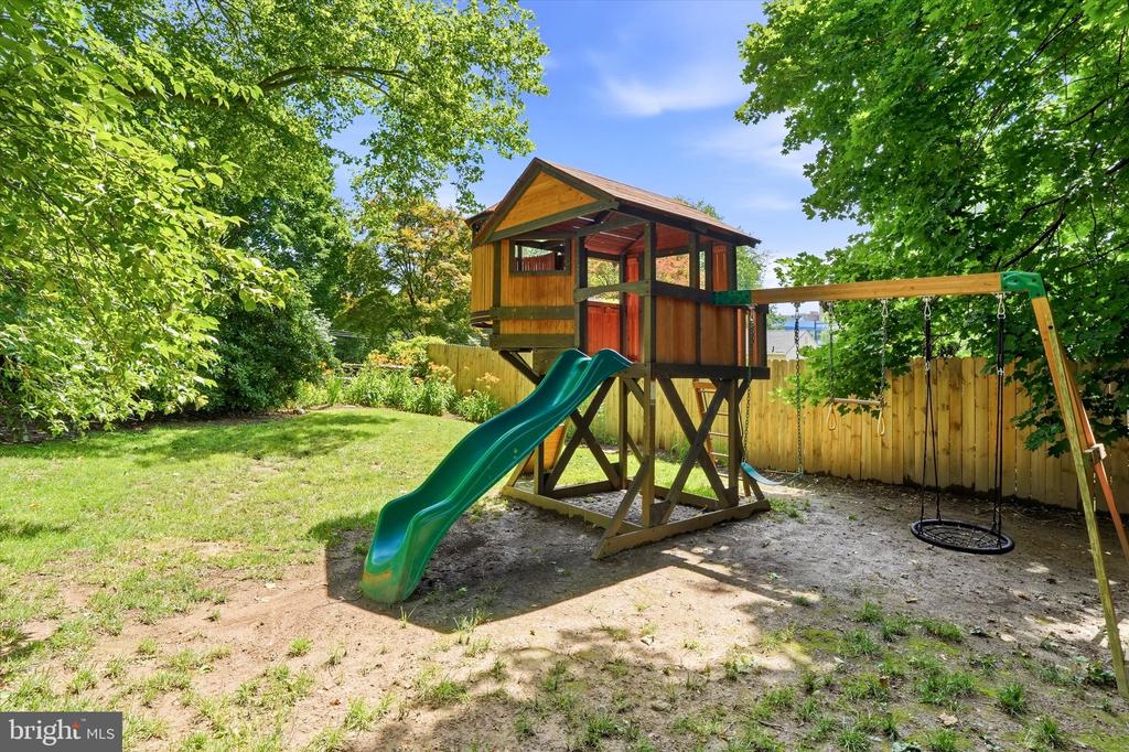 8 HEWETT ROAD