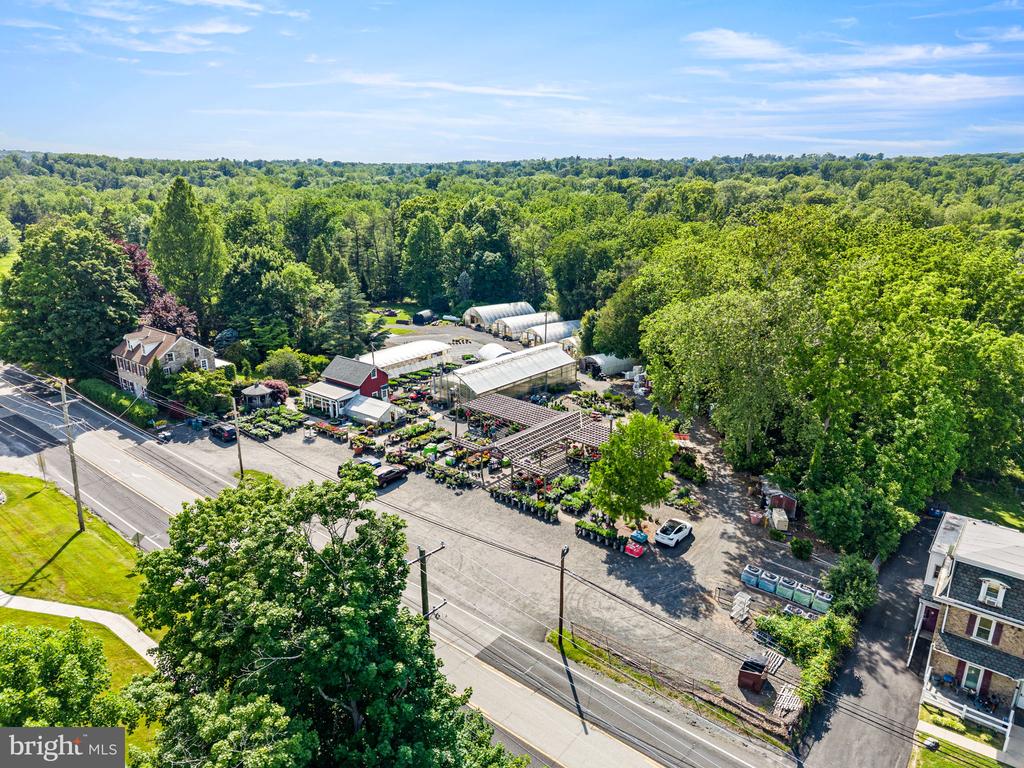 488 S BETHLEHEM PIKE