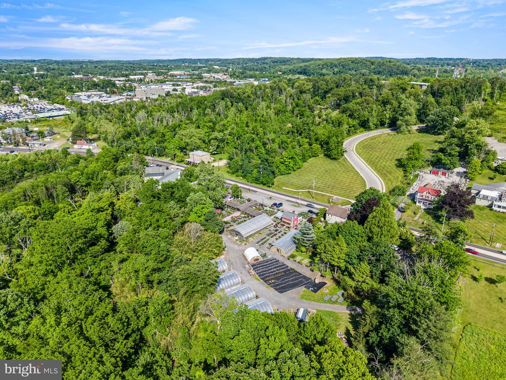 488 S BETHLEHEM PIKE