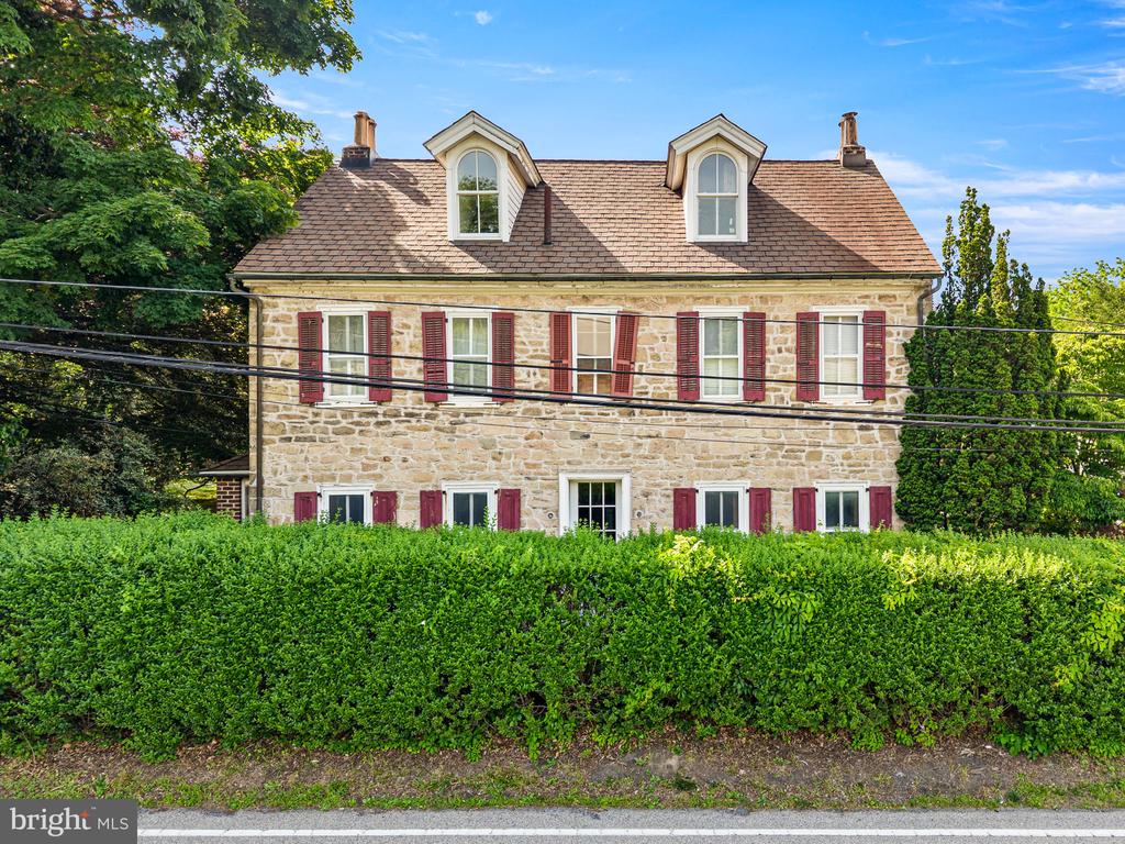 488 S BETHLEHEM PIKE