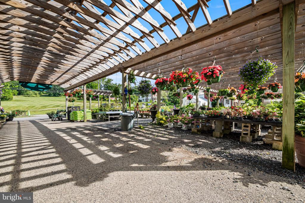 488 S BETHLEHEM PIKE